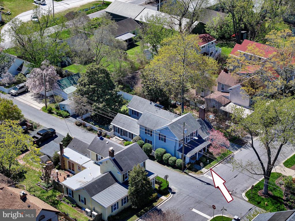 114 E CHEW AVENUE