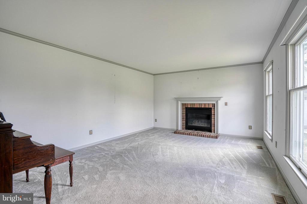 200 SPRING DRIVE