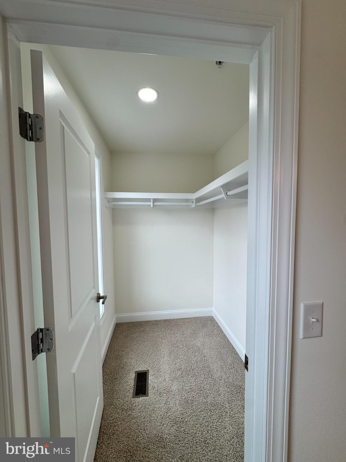 300 DIXON STREET 204