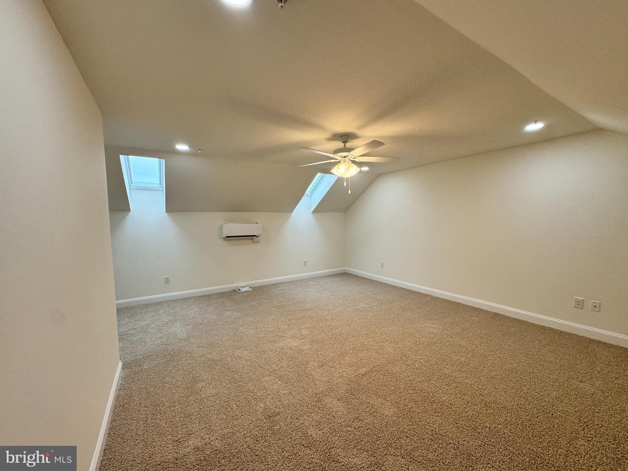 300 DIXON STREET 204