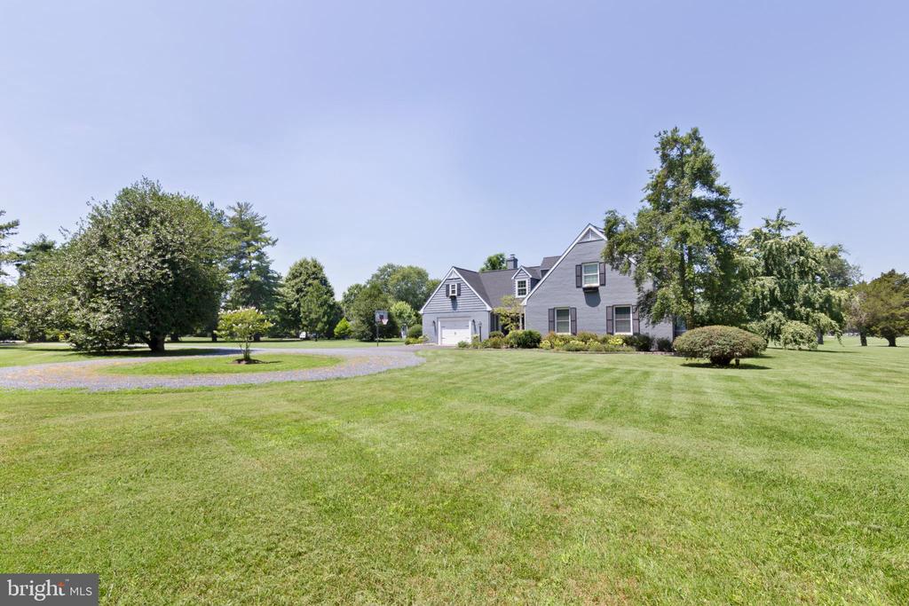 6372 COUNTRY CLUB DRIVE