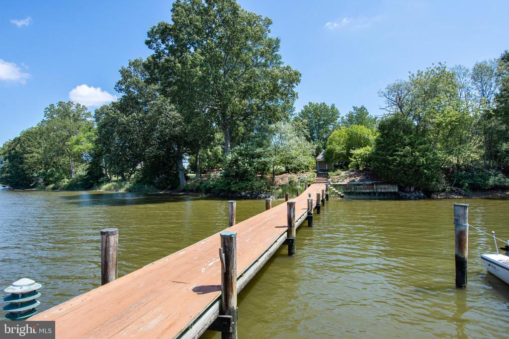 7106 WHEELER PARK CIRCLE