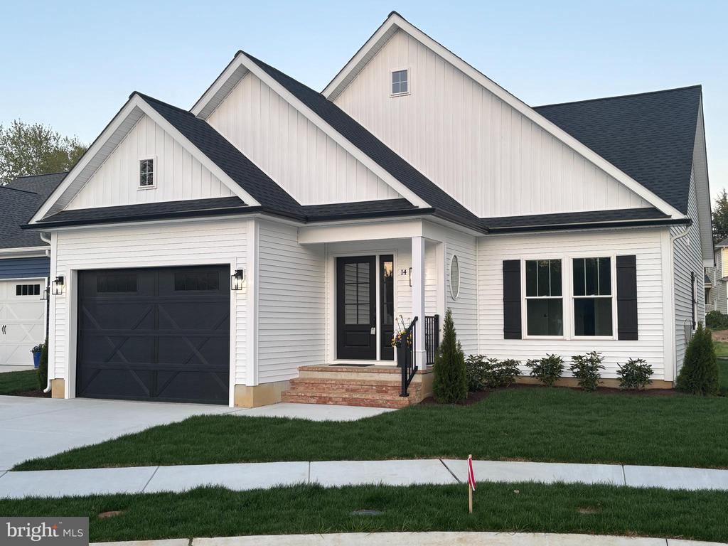 14 SANDY LN