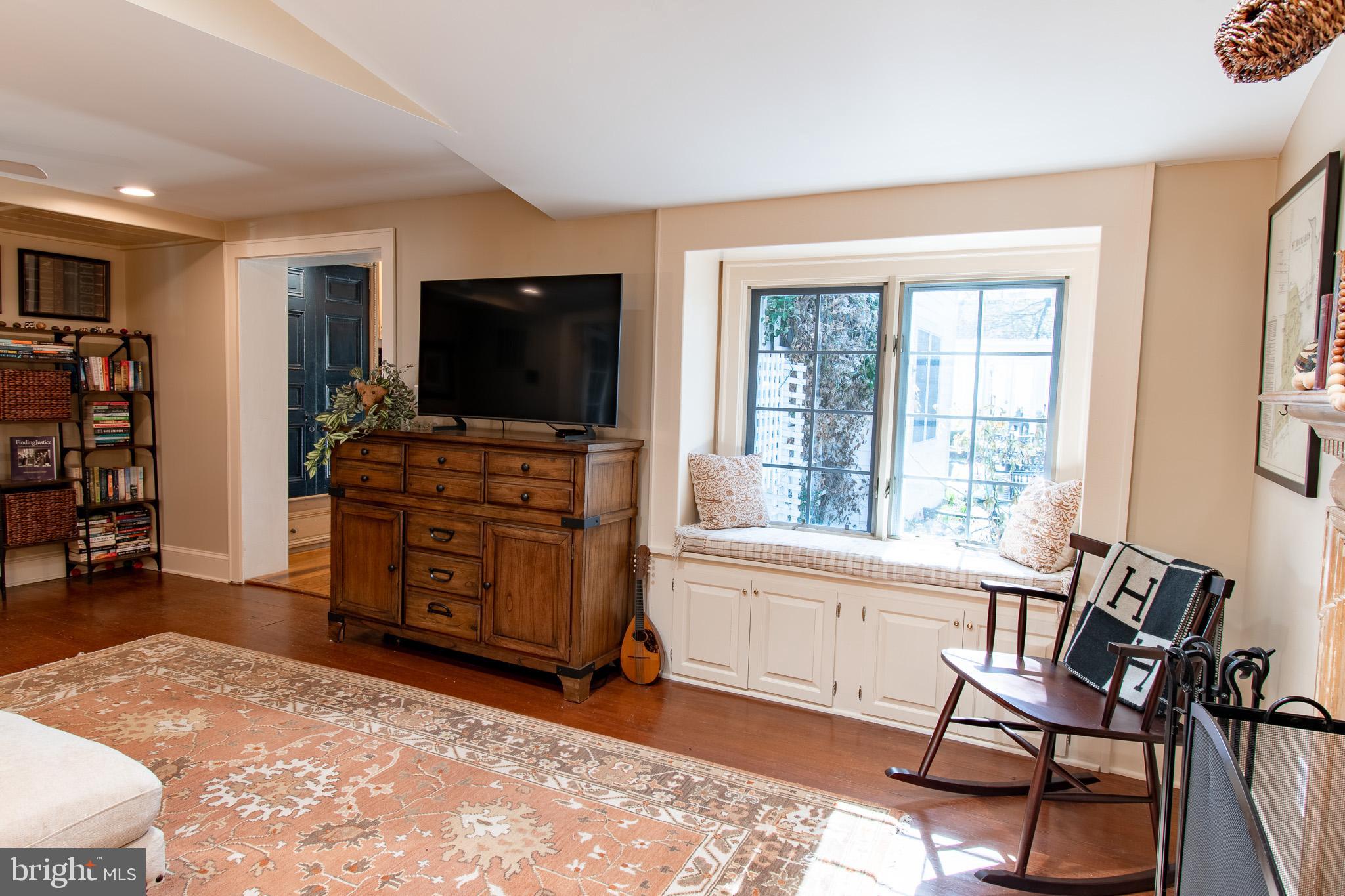 114 E CHESTNUT STREET