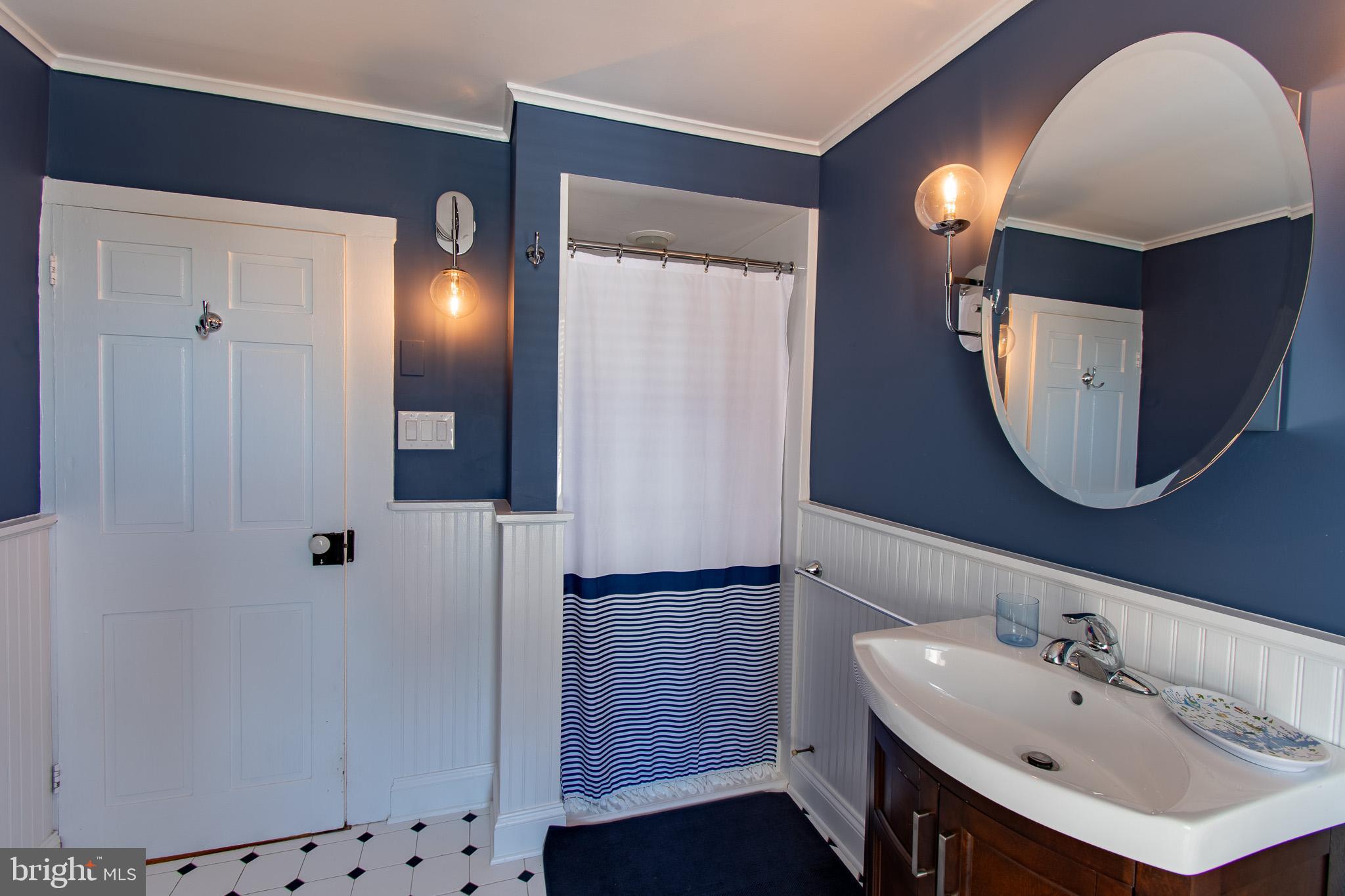 114 E CHESTNUT STREET