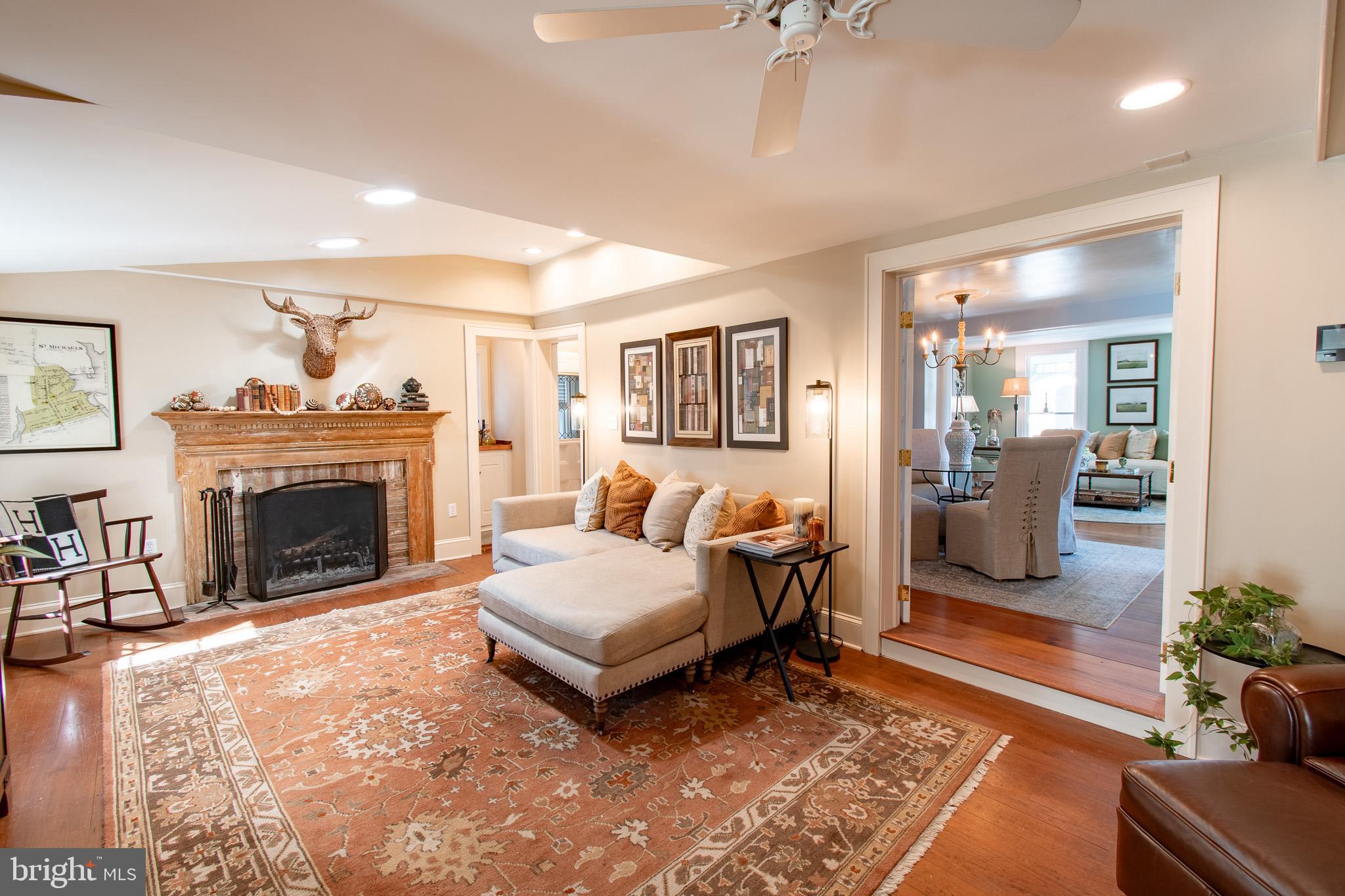 114 E CHESTNUT STREET