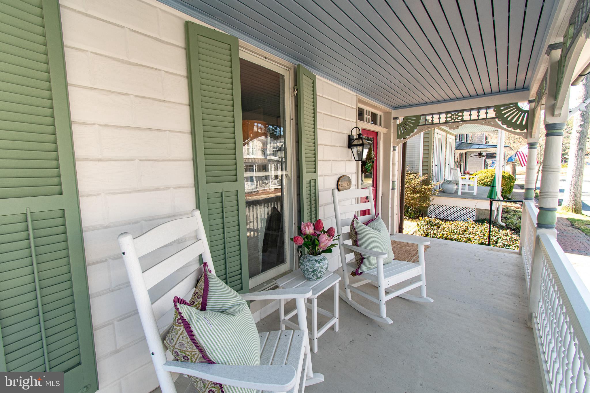 114 E CHESTNUT STREET