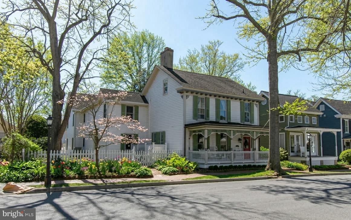 114 E CHESTNUT STREET