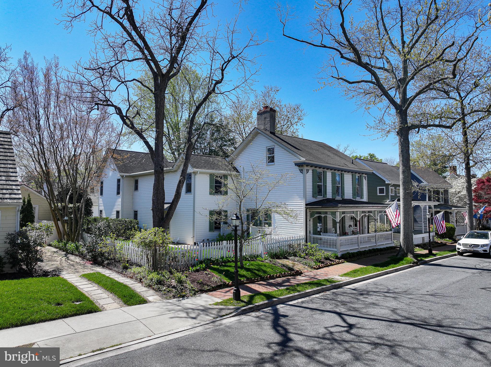 114 E CHESTNUT STREET