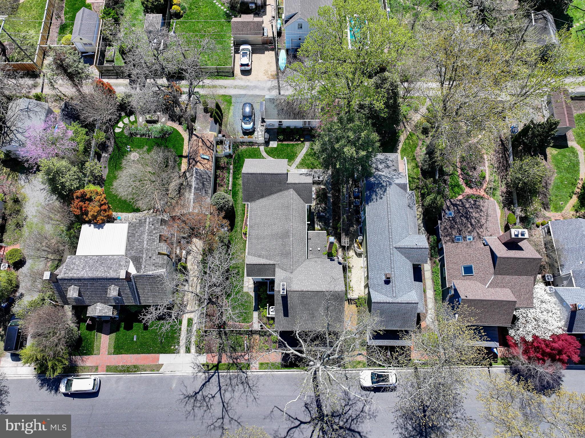 114 E CHESTNUT STREET