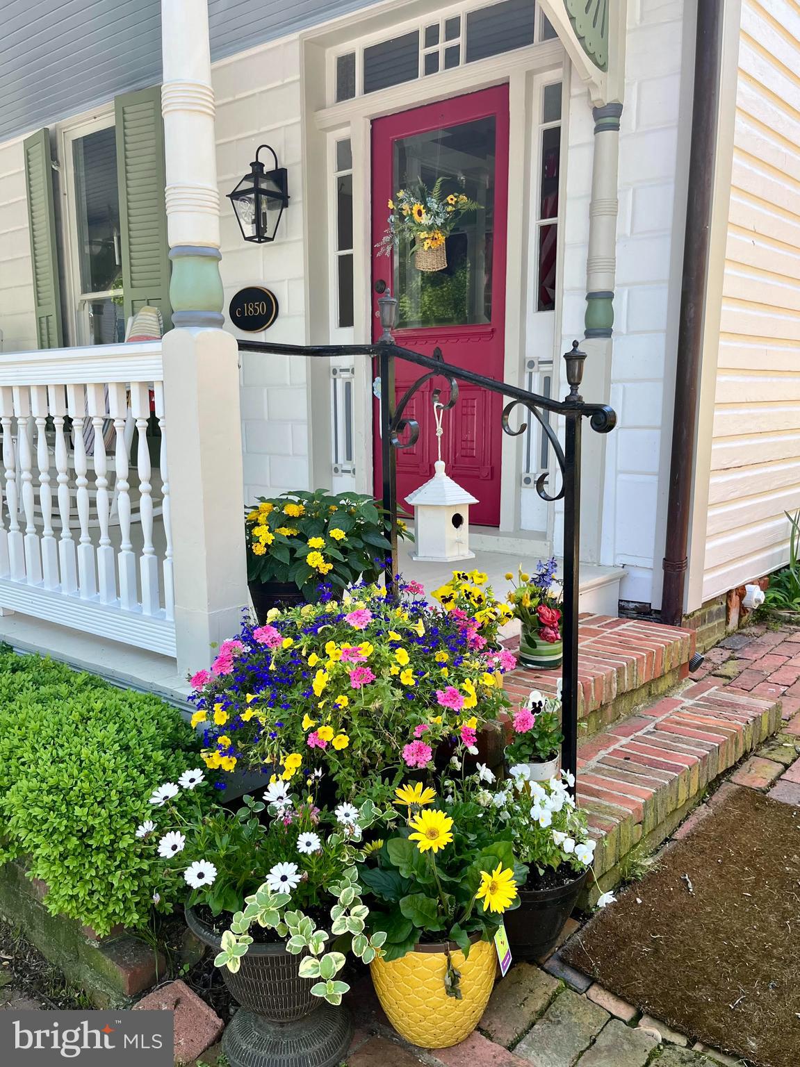 114 E CHESTNUT STREET