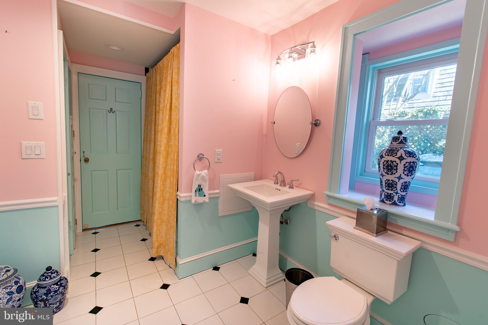 114 E CHESTNUT STREET