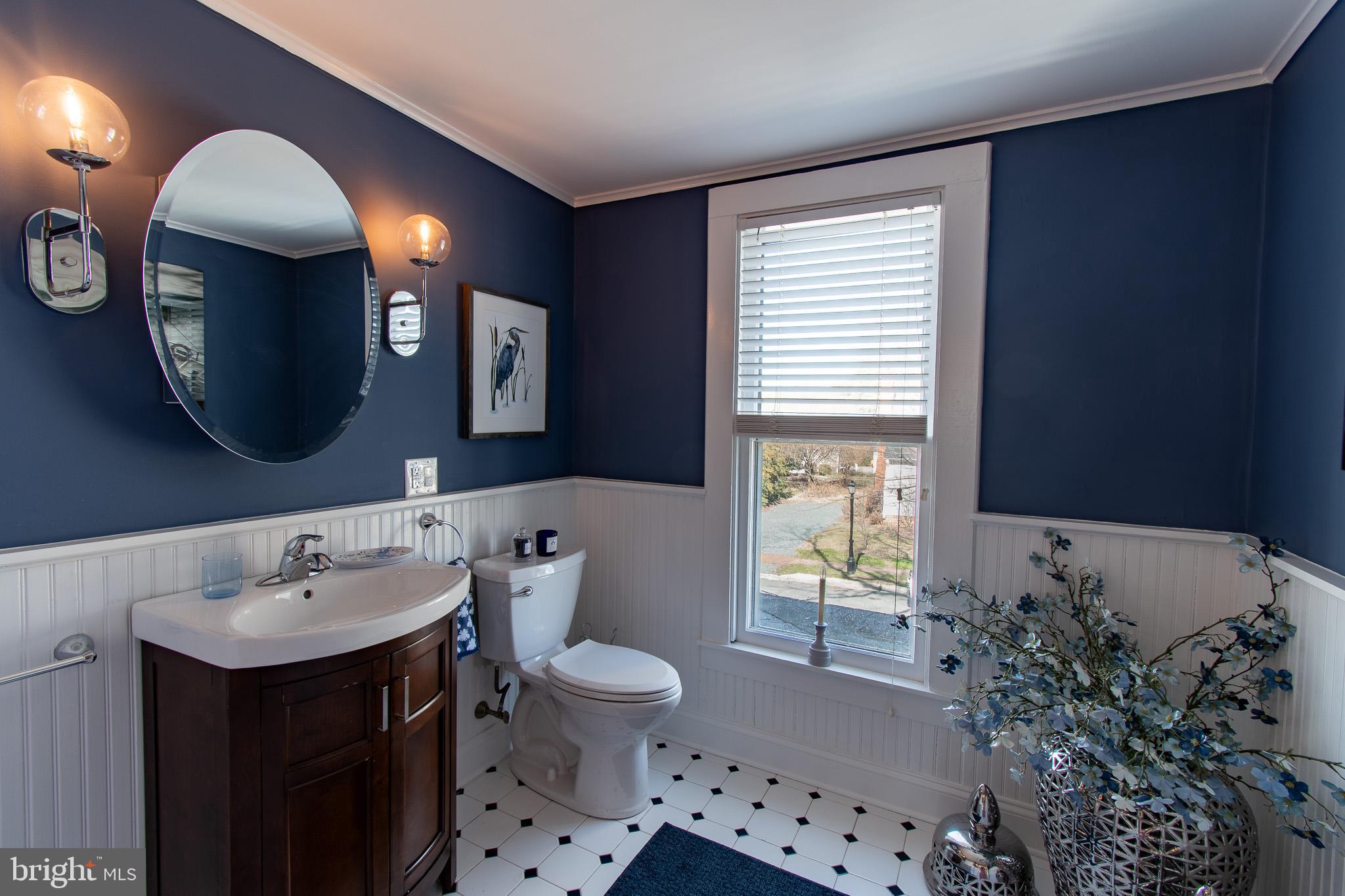 114 E CHESTNUT STREET