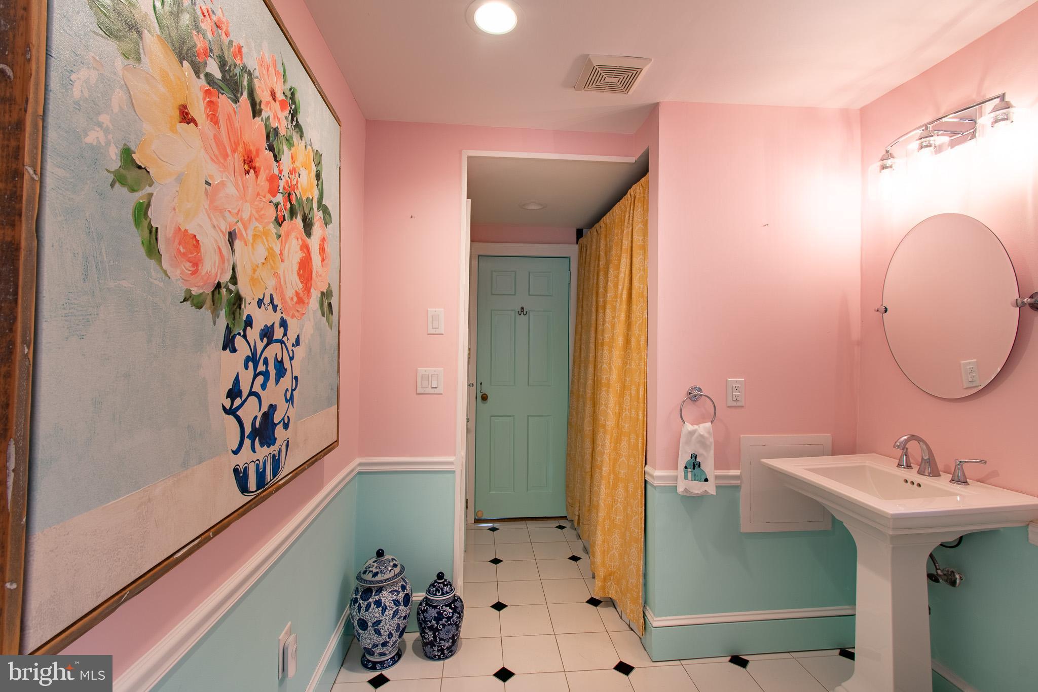 114 E CHESTNUT STREET