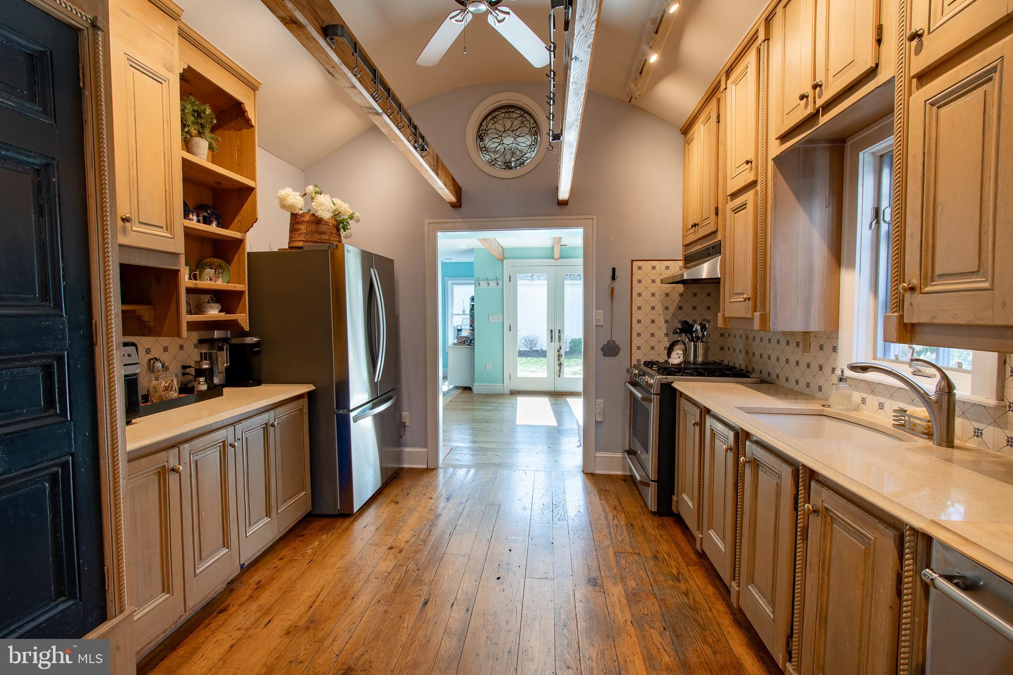 114 E CHESTNUT STREET