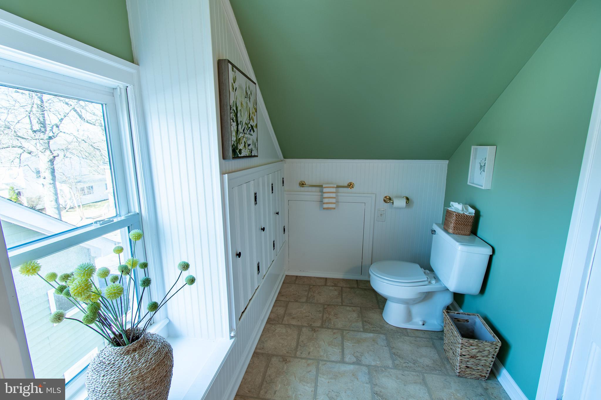 114 E CHESTNUT STREET