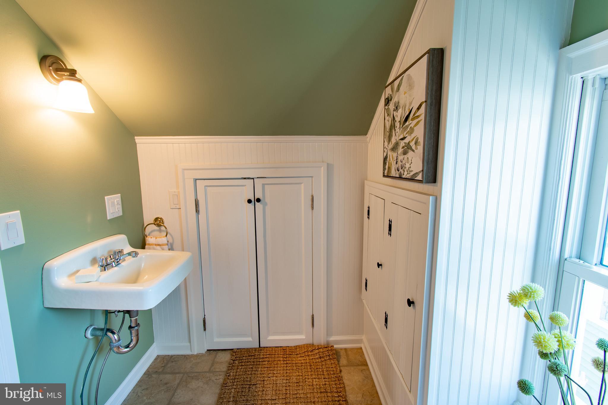 114 E CHESTNUT STREET