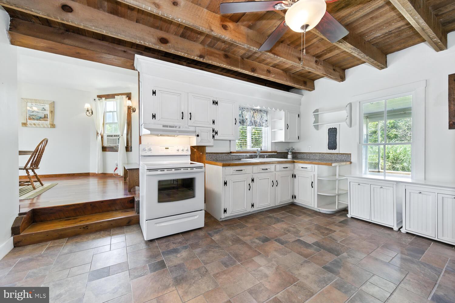 8000 BOZMAN NEAVITT ROAD