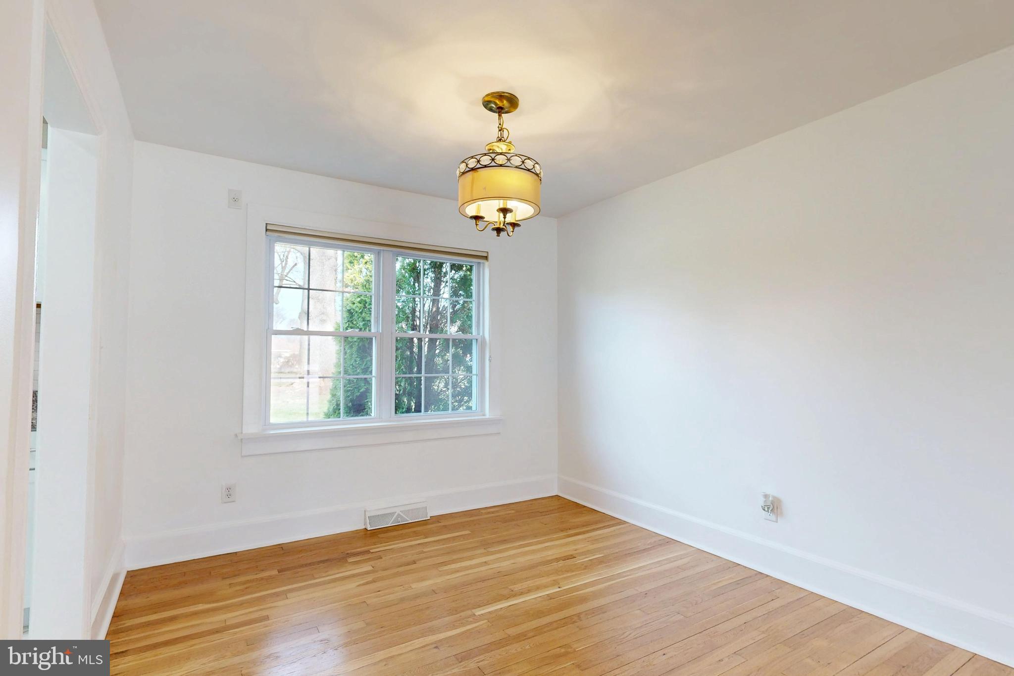 8987 GLEBE CREEK ROAD