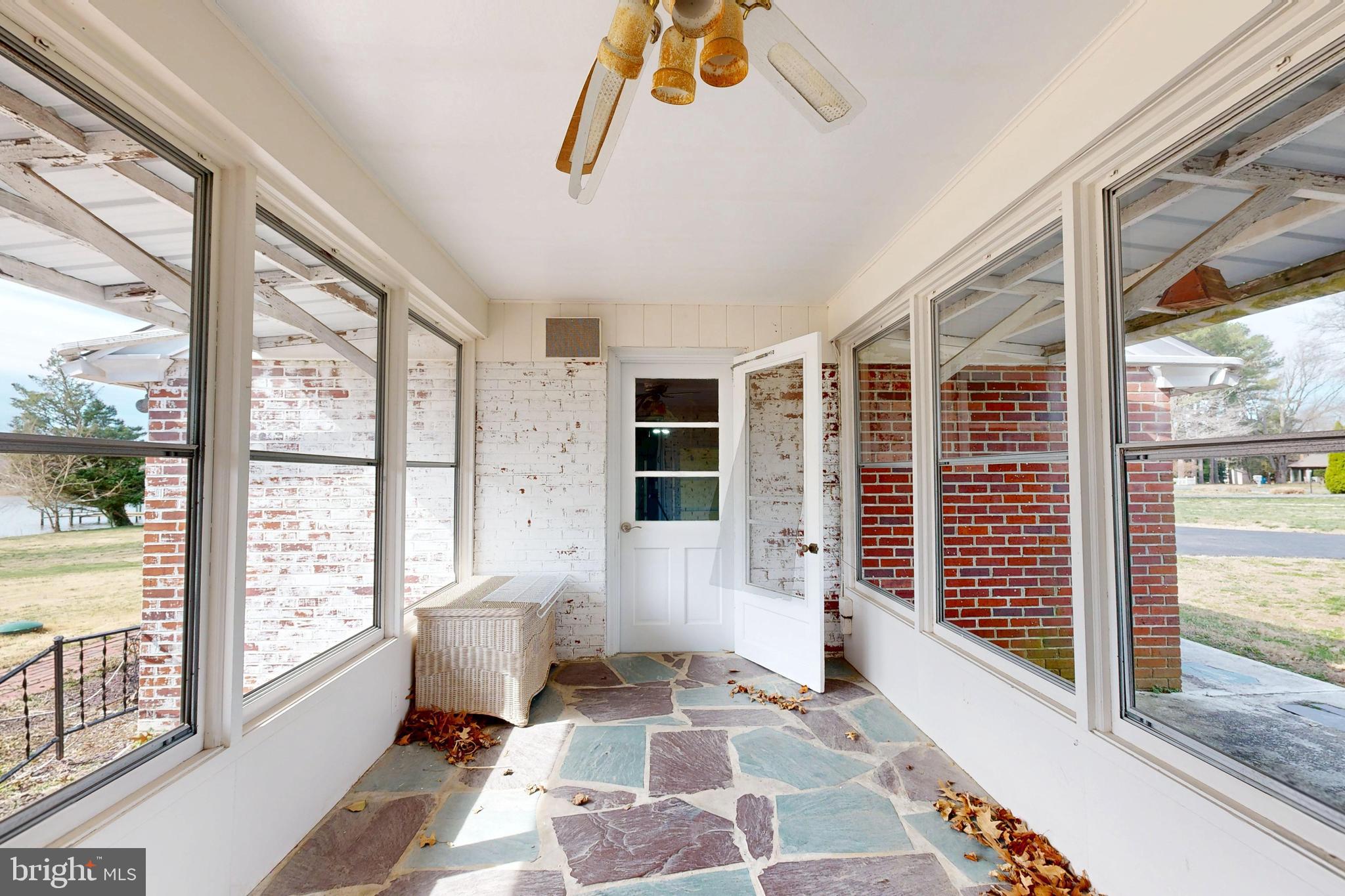 8987 GLEBE CREEK ROAD