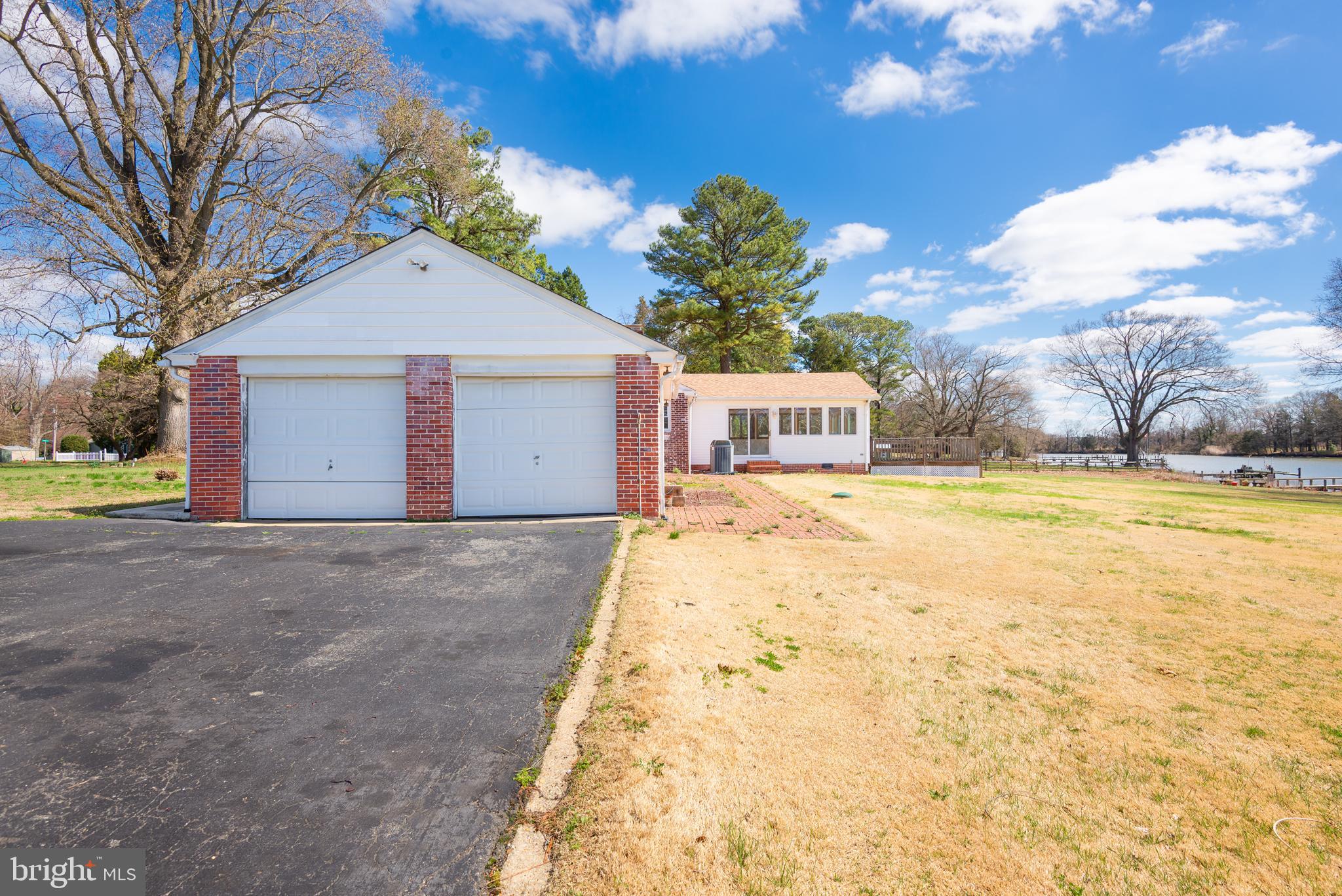 8987 GLEBE CREEK ROAD