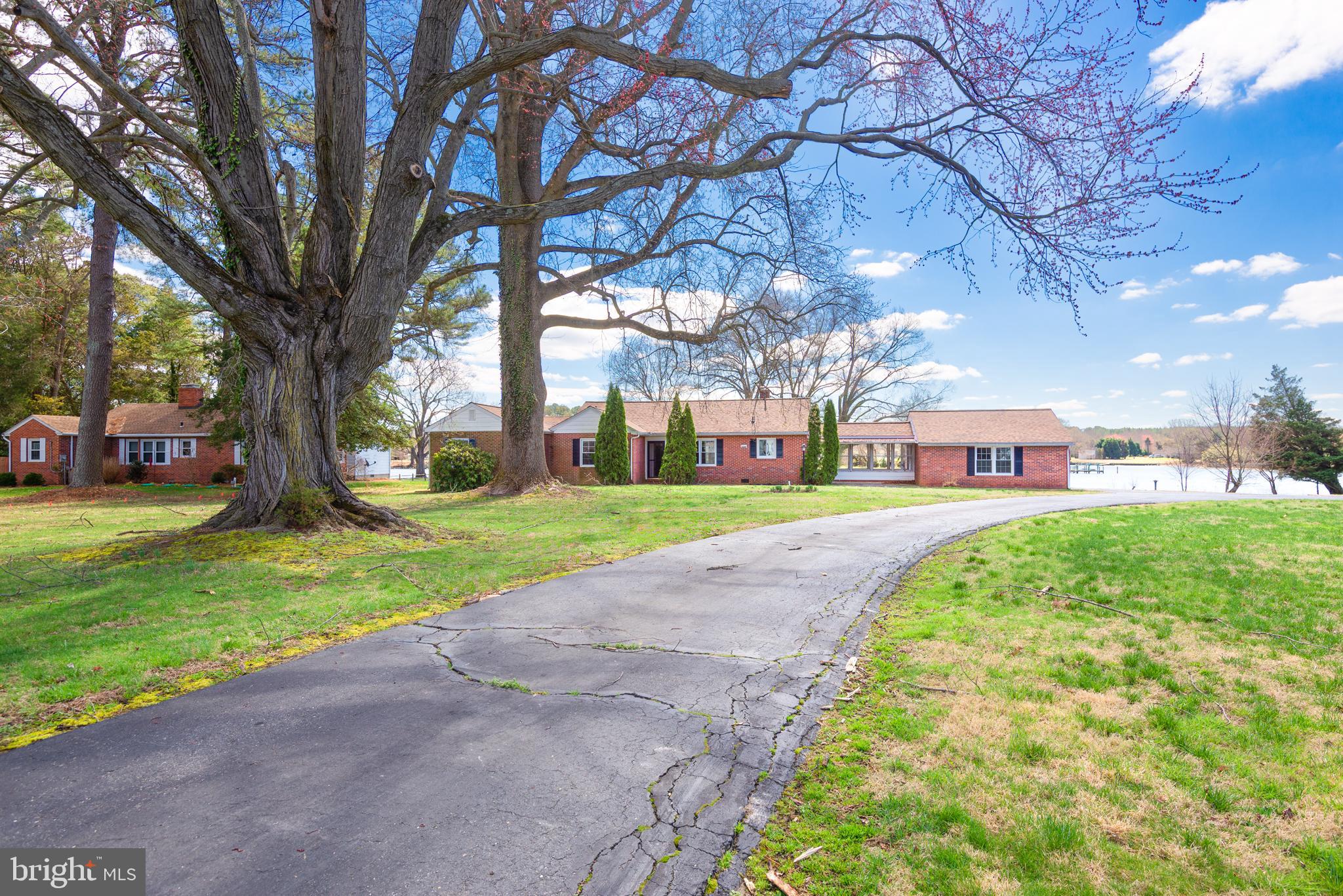 8987 GLEBE CREEK ROAD