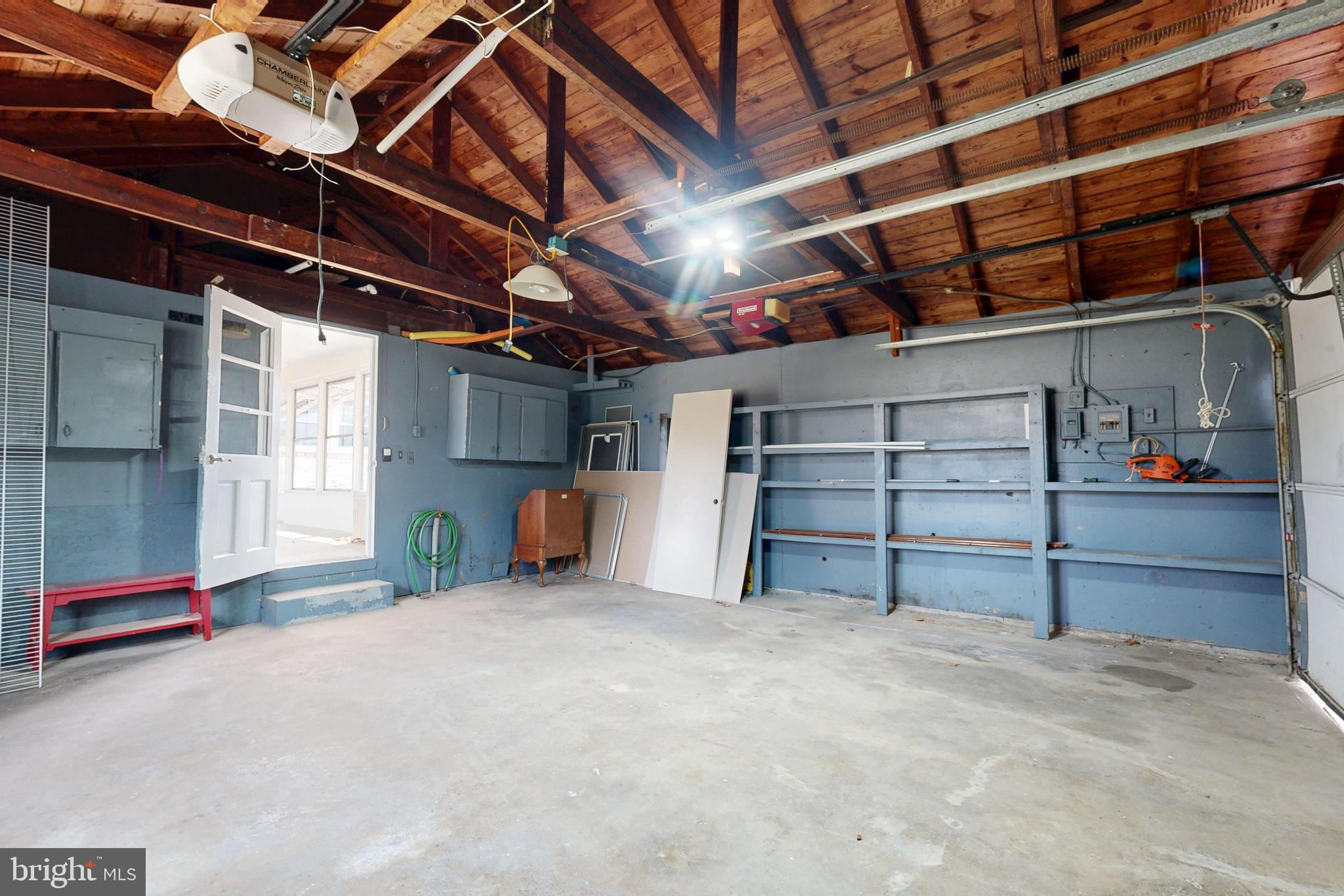 8987 GLEBE CREEK ROAD