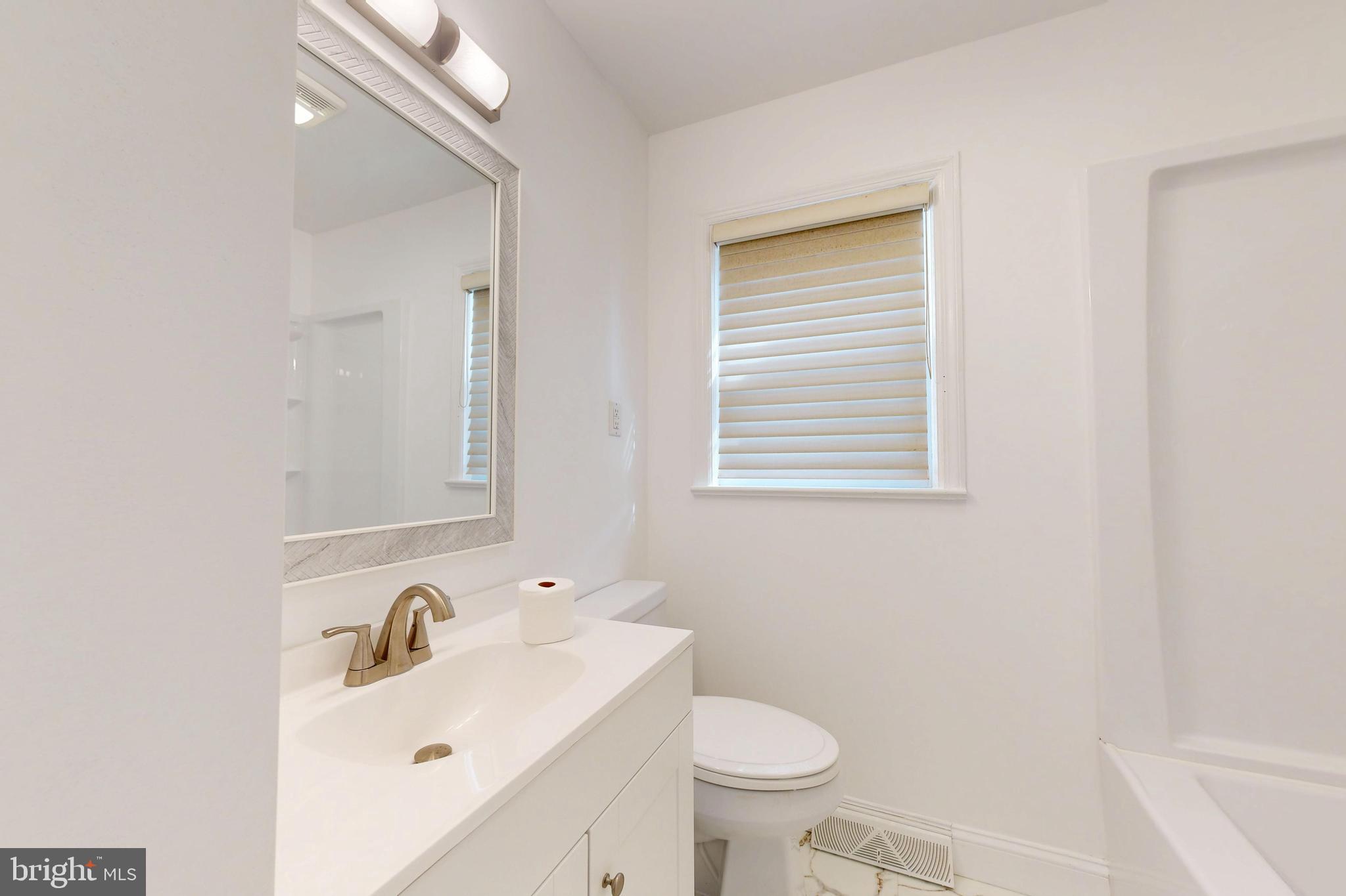 8987 GLEBE CREEK ROAD