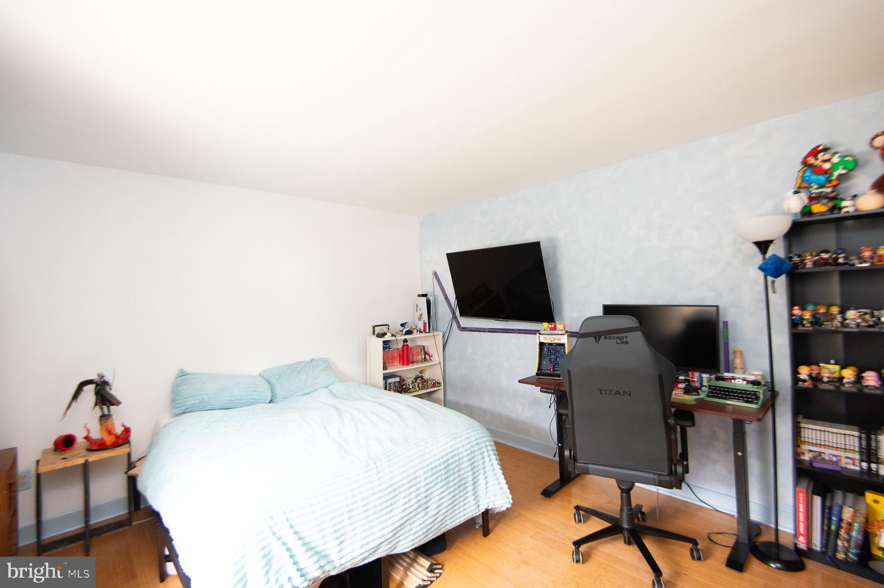 18 LONDONDERRY DRIVE