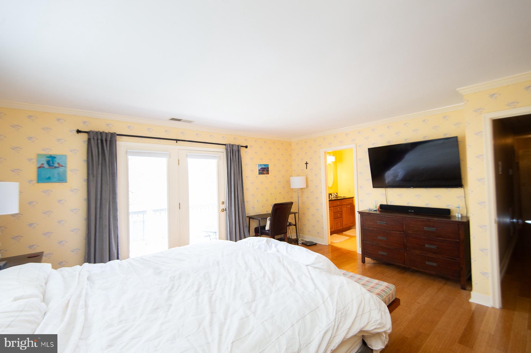 18 LONDONDERRY DRIVE