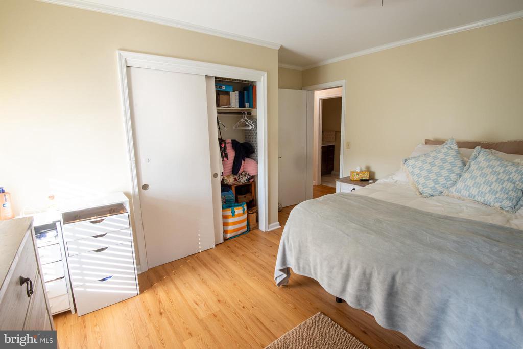 3853 RUMSEY DRIVE