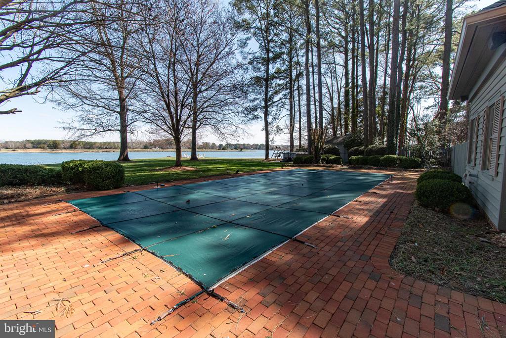 4335 WORLD FARM ROAD