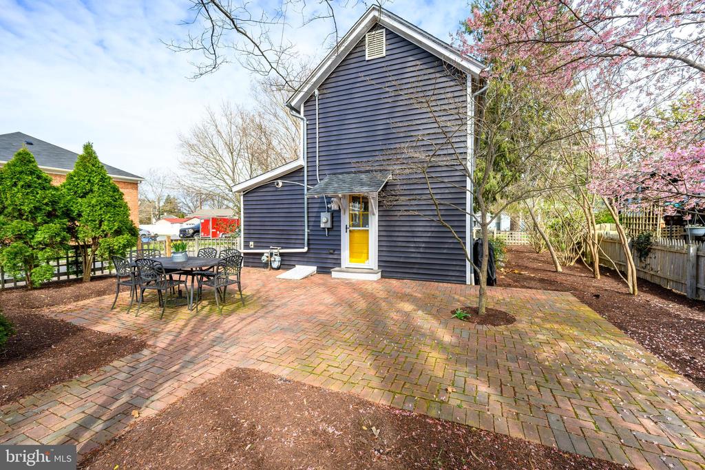 402 CHERRY STREET