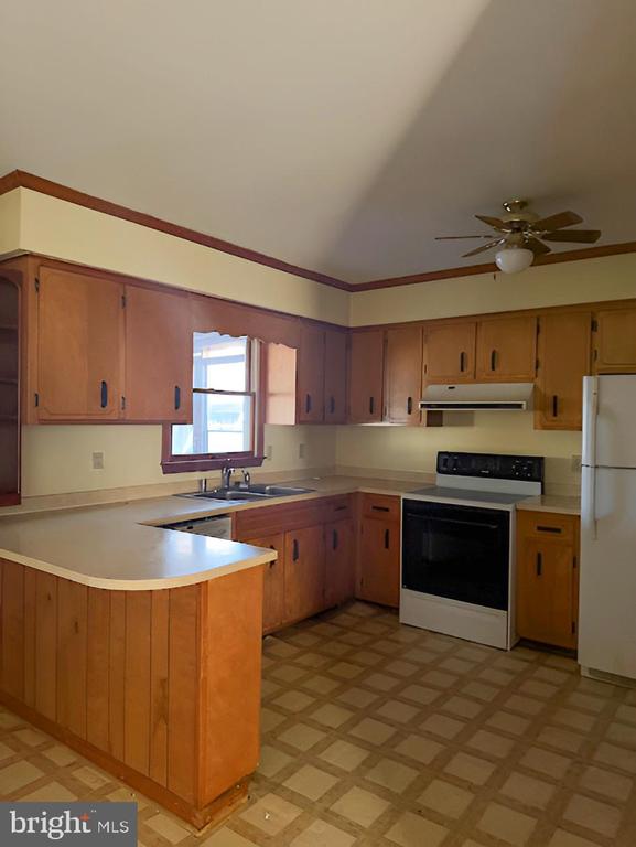 602 HAZELWOOD DRIVE