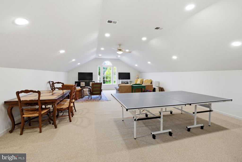 7588 EASTON CLUB DRIVE
