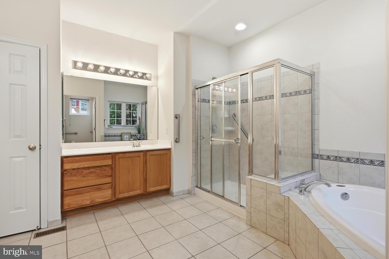 7588 EASTON CLUB DRIVE