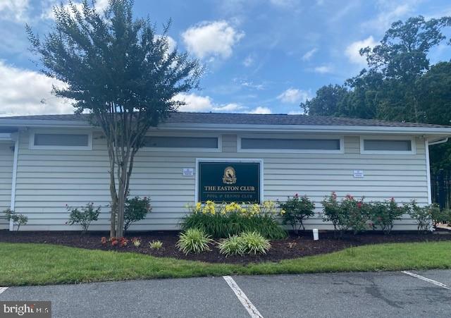 7588 EASTON CLUB DRIVE