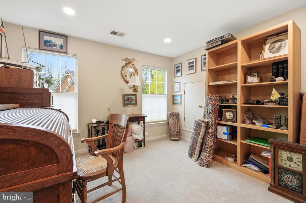 7588 EASTON CLUB DRIVE