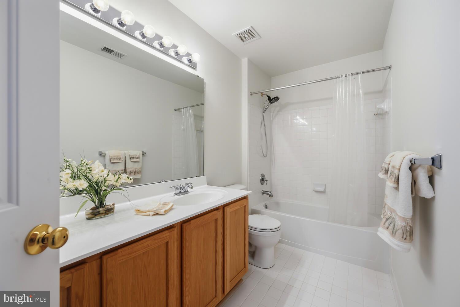 7588 EASTON CLUB DRIVE