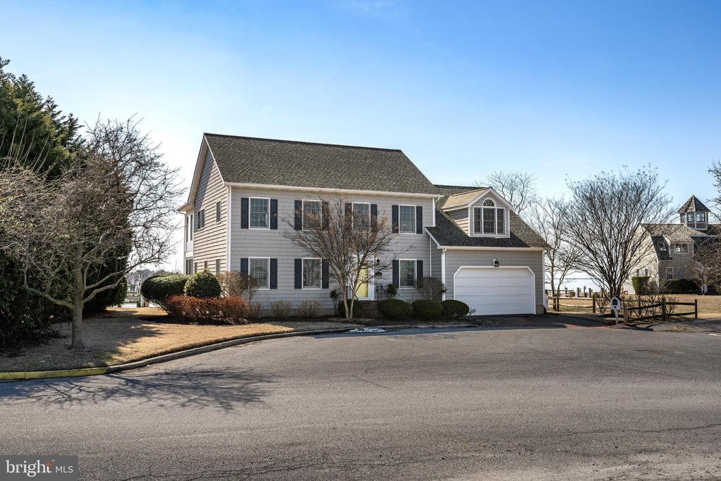 115 W PIER STREET