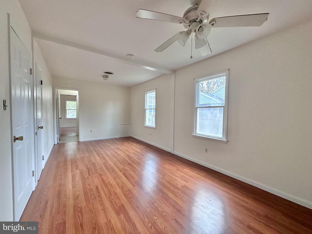 106 LEE STREET