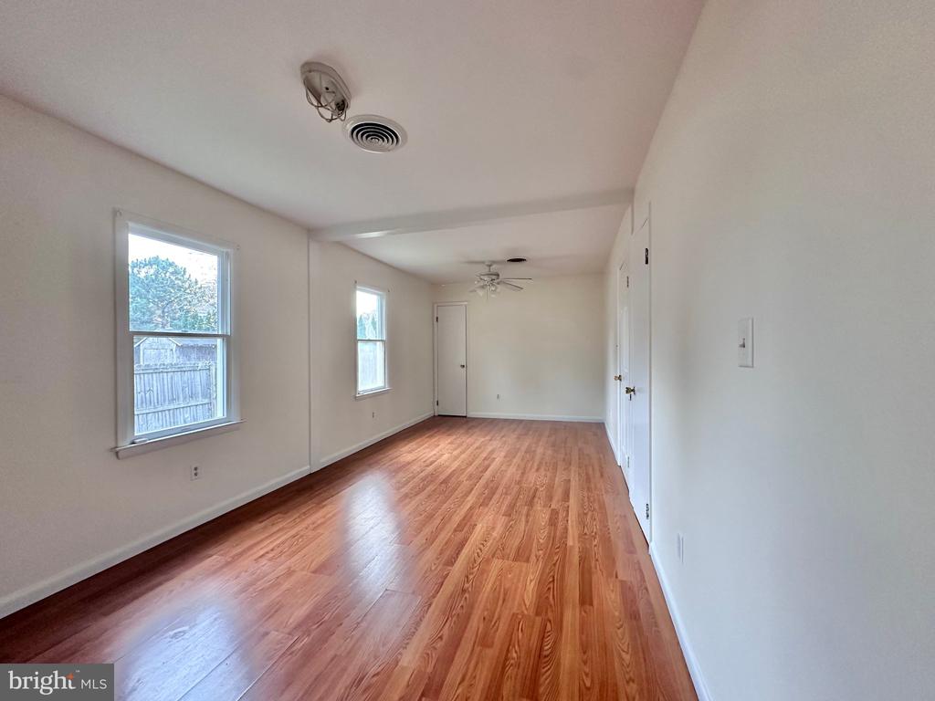 106 LEE STREET