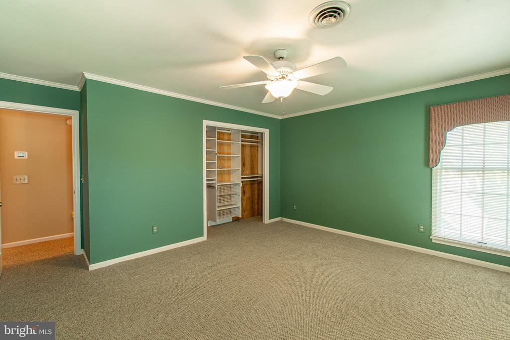 31 LONDONDERRY DRIVE