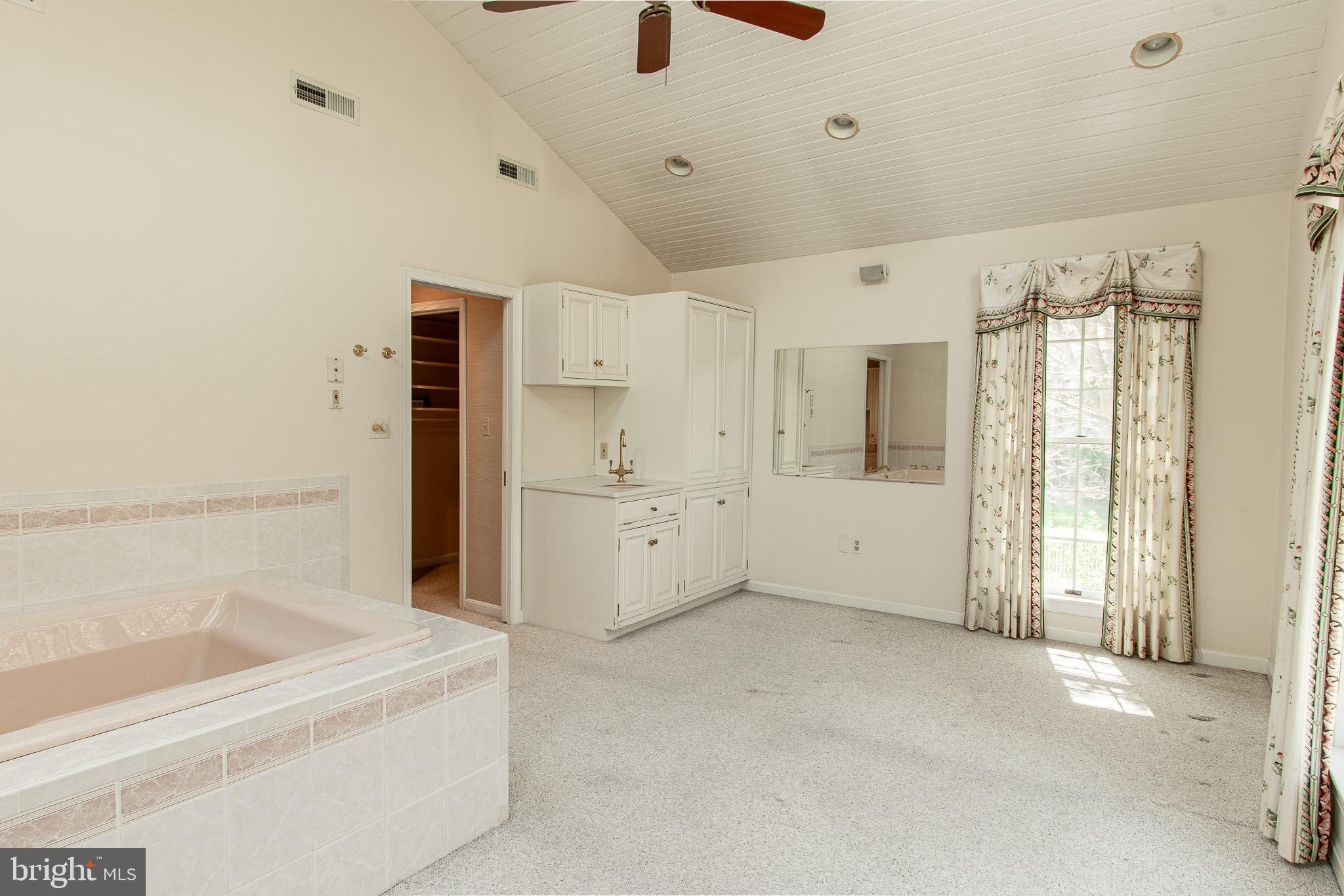 31 LONDONDERRY DRIVE