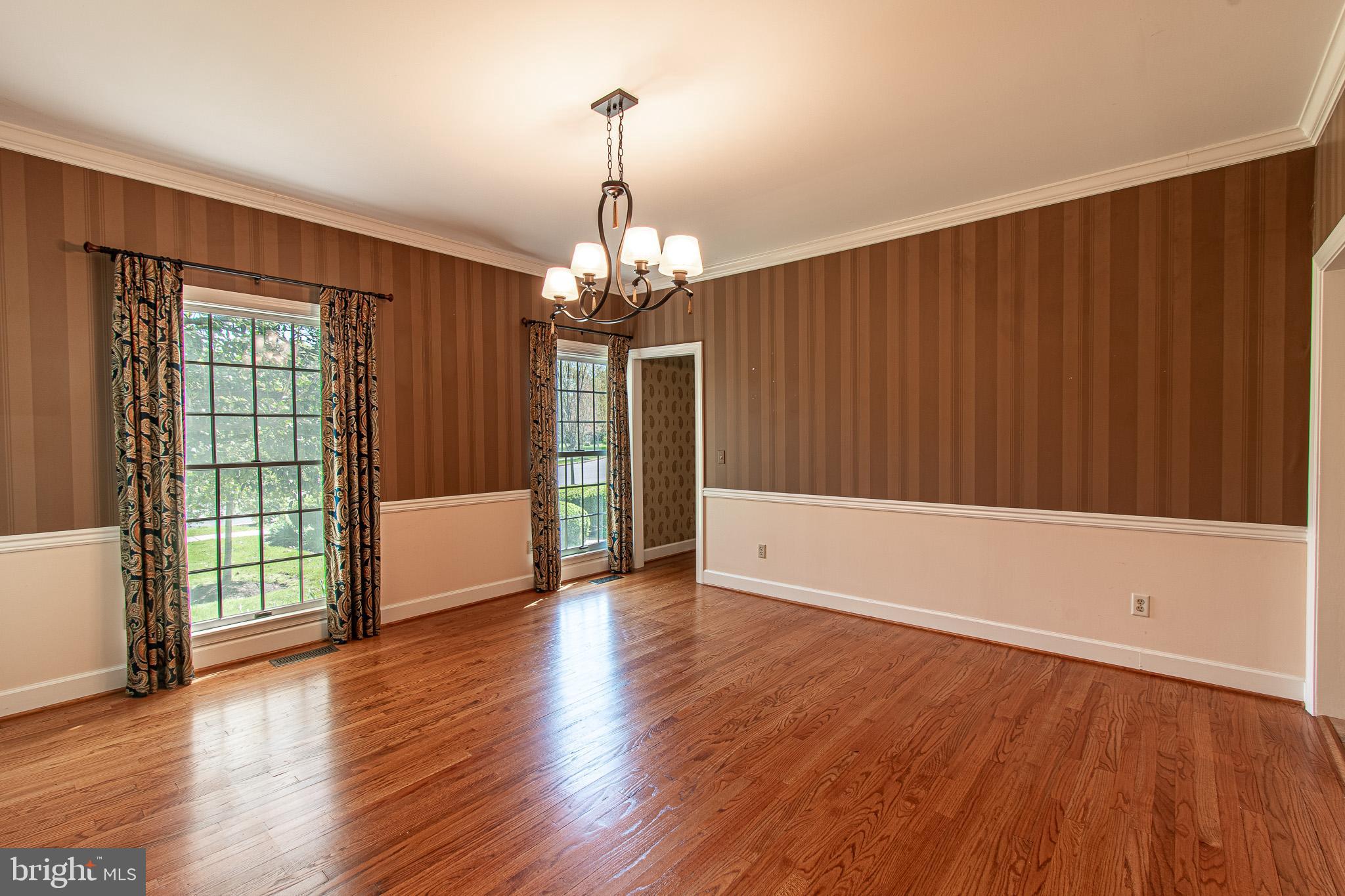 31 LONDONDERRY DRIVE