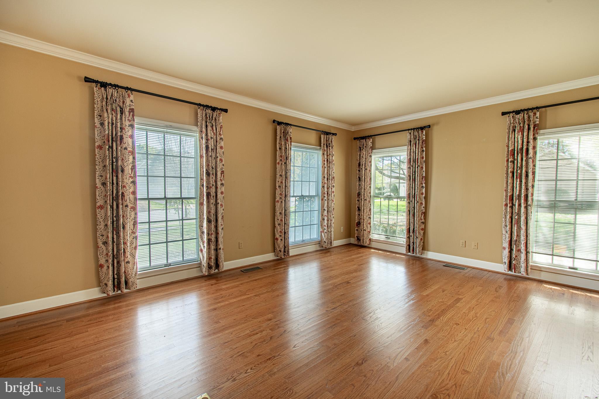 31 LONDONDERRY DRIVE