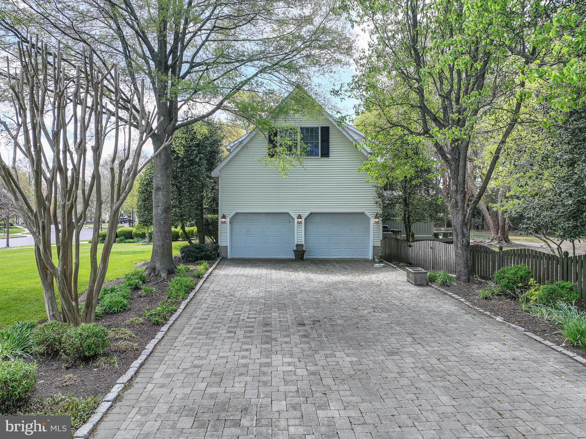 31 LONDONDERRY DRIVE