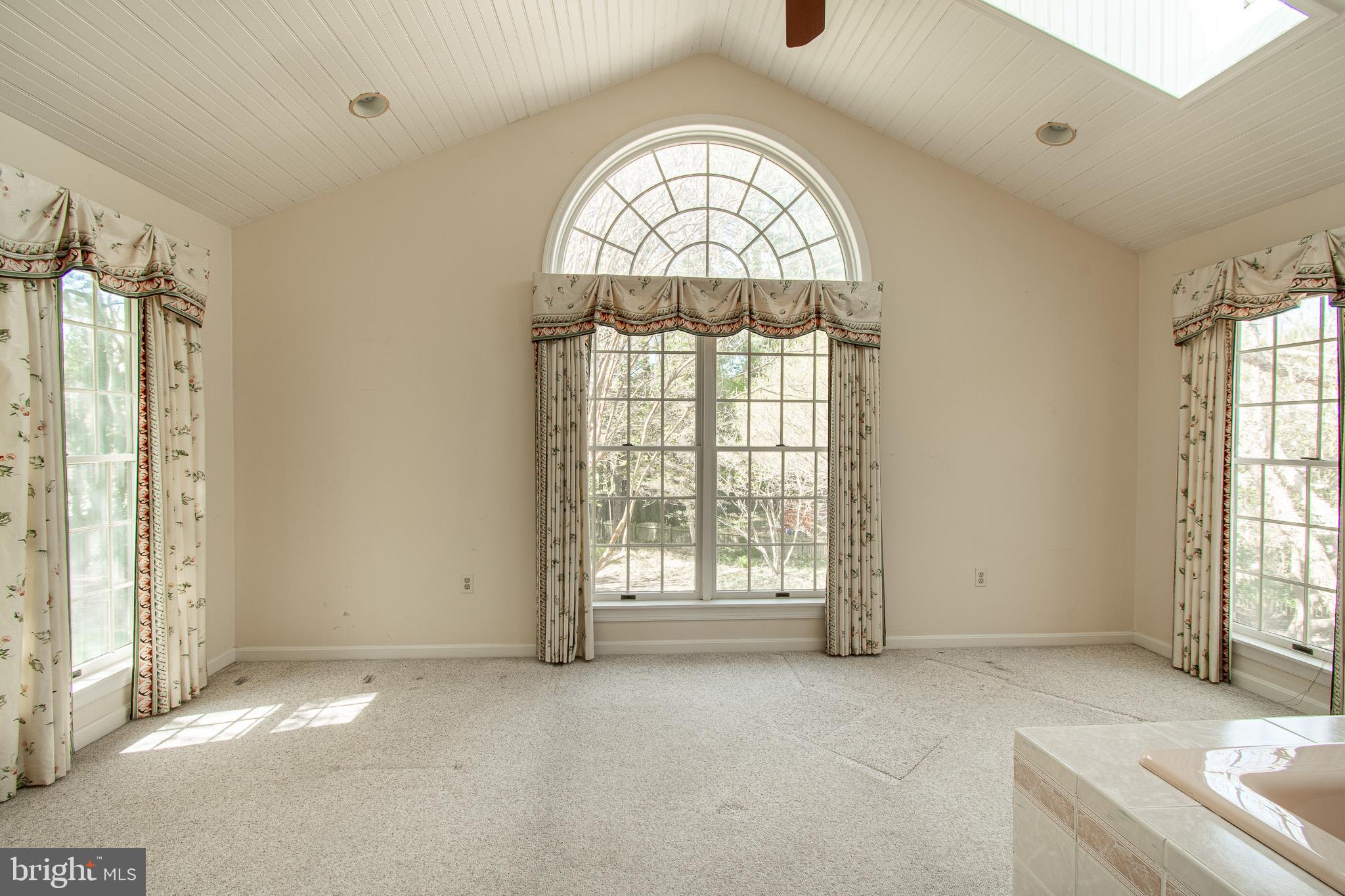 31 LONDONDERRY DRIVE