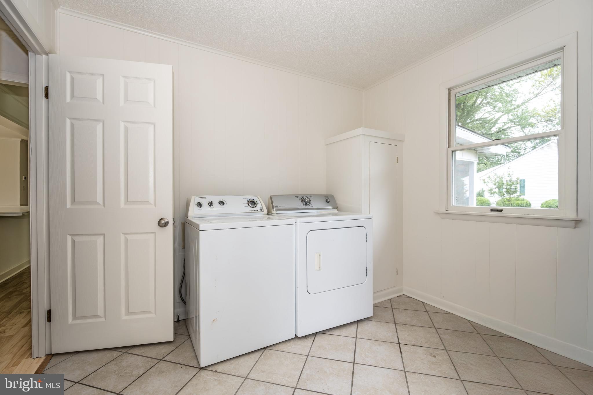 100 DIVISION, E STREET