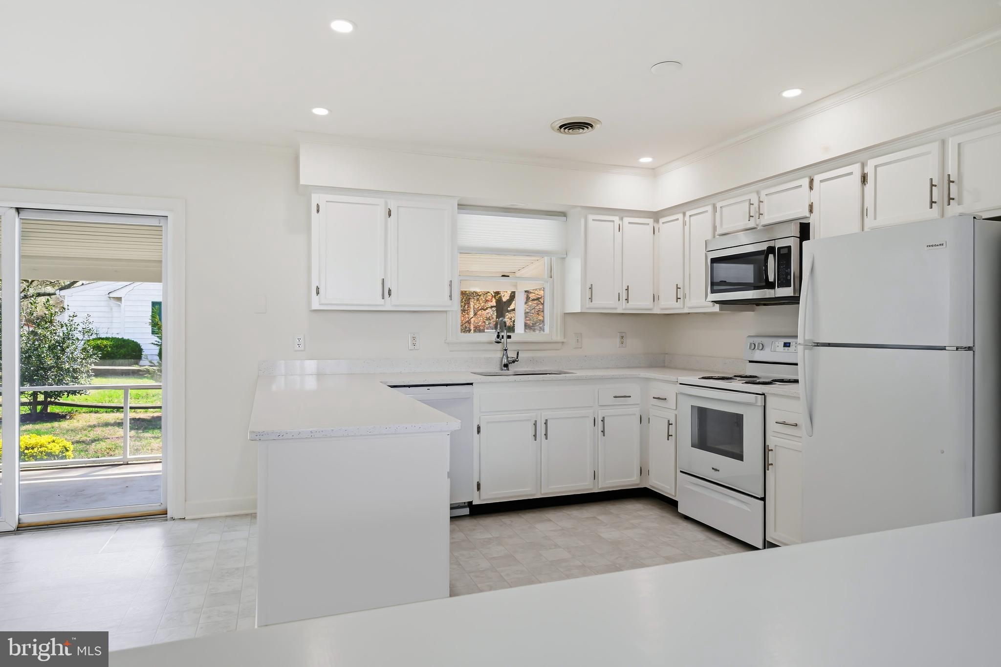 100 DIVISION, E STREET